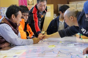 3.図上訓練の様子_消防団グループ