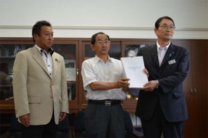 1.会長から町長へ提出