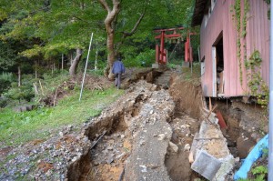 岩泉町小本の被害状況（八幡宮参道の洗掘被害）