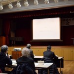 講話後の質疑応答の様子